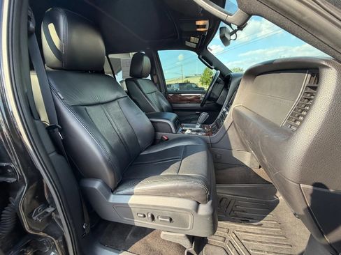 Used 2015 Lincoln Navigator 4WD image 27