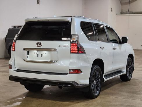 Used 2023 Lexus GX 460 Premium w/ Accessory Package image 8