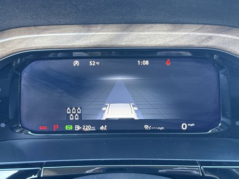 Used 2024 Volkswagen Atlas SE image 18