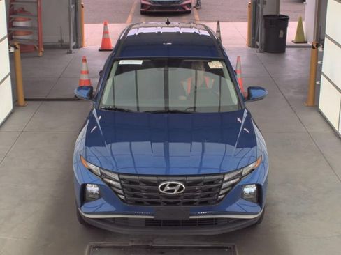 Used 2023 Hyundai Tucson SE AWD/4WD image 3