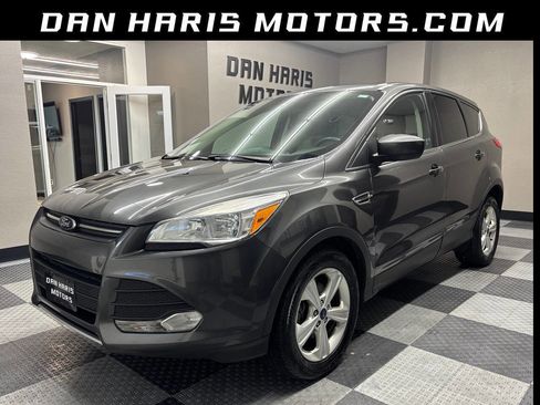 Used 2015 Ford Escape SE FWD image 1