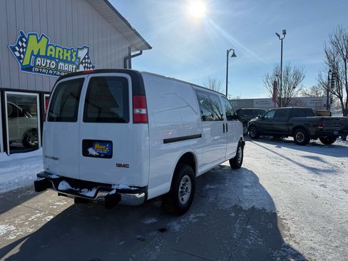 Used 2017 GMC Savana 2500 RWD 2500 135 image 6