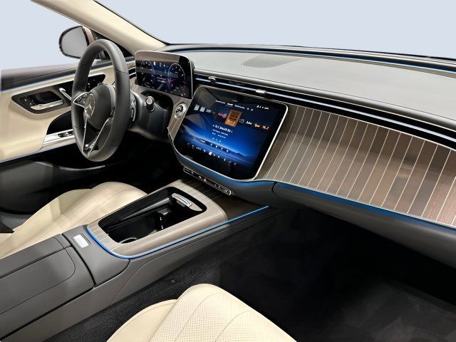 Used 2024 Mercedes-Benz E 350 4MATIC Sedan image 11