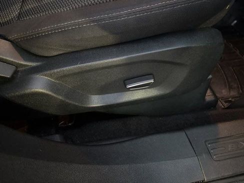 Used 2018 Ford Explorer XLT image 39