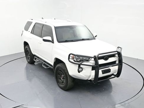 Used 2018 Toyota 4Runner SR5 image 18