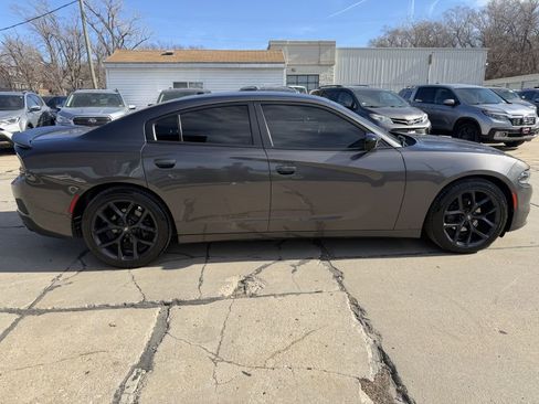 Used 2020 Dodge Charger SXT w/ Blacktop Package image 7