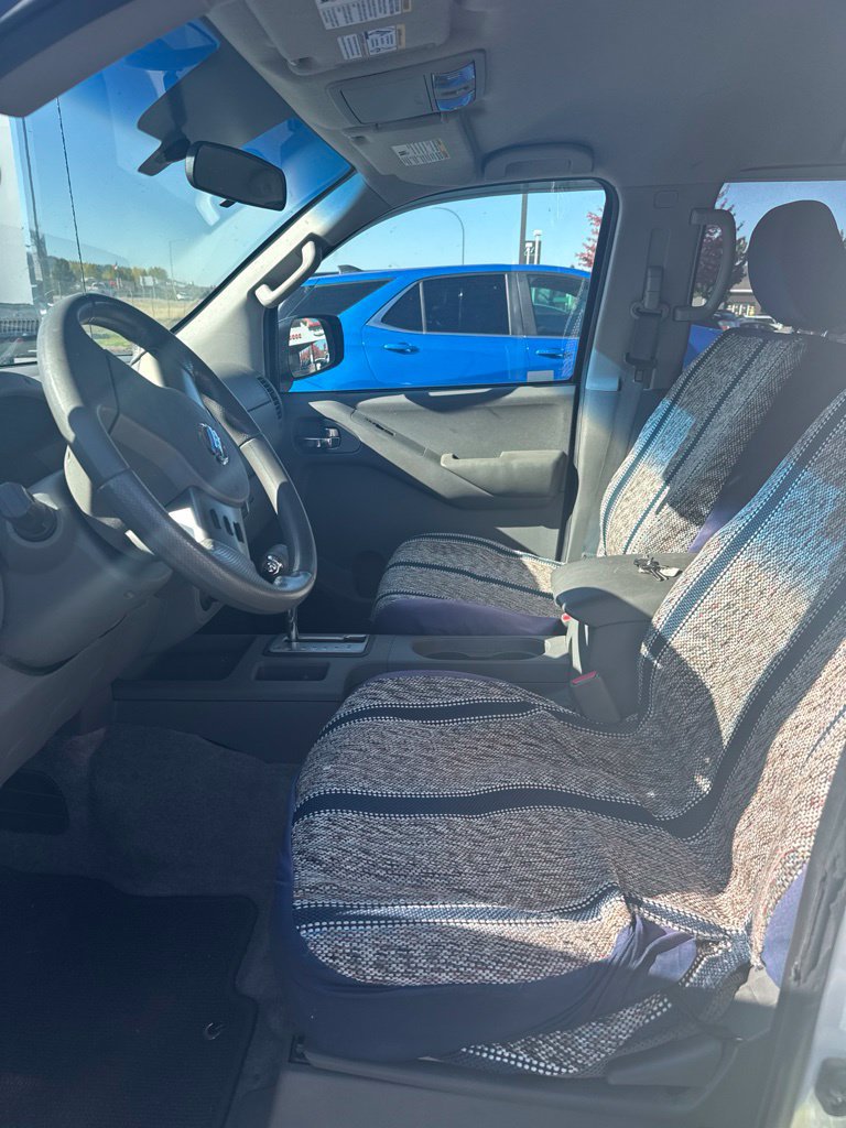 Used 2012 Nissan Frontier SV AWD/4WD image 10