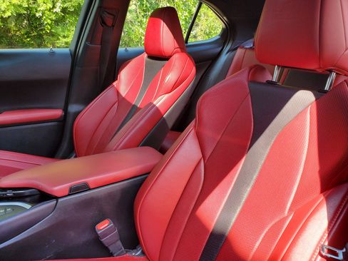 Used 2019 Lexus UX 250h F Sport w/ F Sport Premium Package AWD/4WD image 18