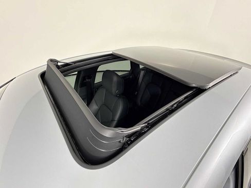 New 2026 Porsche Macan AWD/4WD image 22
