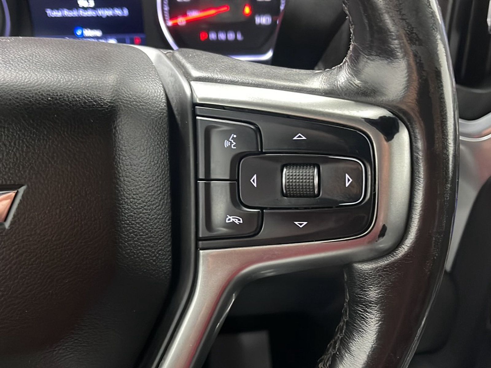 Used 2019 Chevrolet Silverado 1500 LTZ w/ LTZ Plus Package AWD/4WD image 7