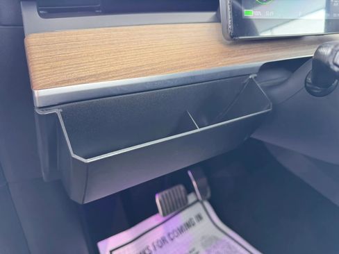 Used 2022 Tesla Model Y Long Range image 28