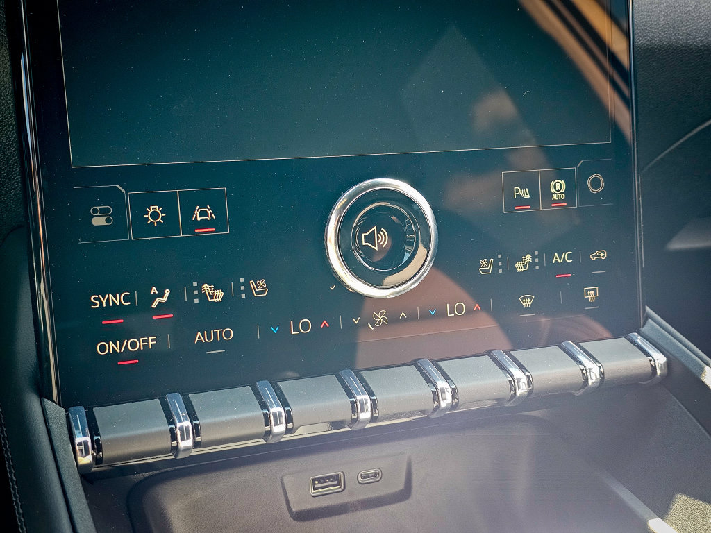 New 2027 GMC Terrain Elevation w/ Elevation Premium Package AWD/4WD image 24