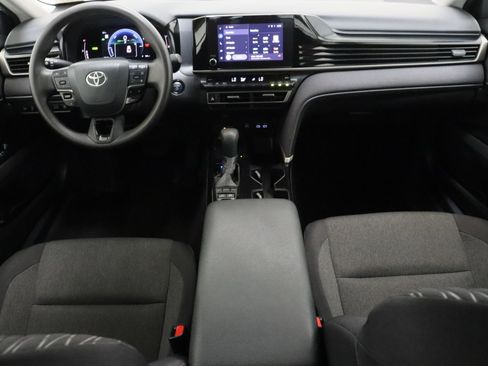 Used 2025 Toyota Camry LE w/ Convenience Package FWD image 29