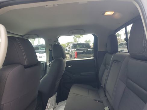 Used 2022 Nissan Frontier SV w/ Technology Package AWD/4WD image 10
