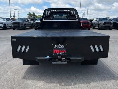 Used 2025 RAM 3500 Tradesman w/ Chrome Appearance Group AWD/4WD image 4