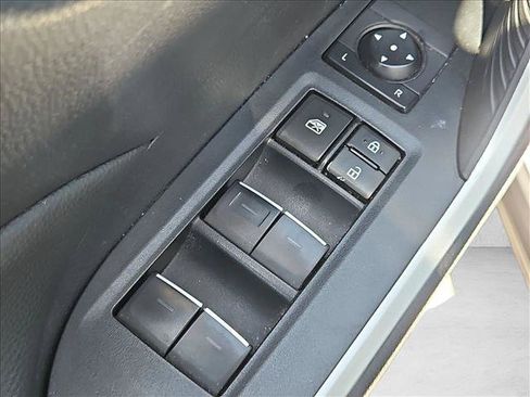 Used 2025 Toyota RAV4 XLE AWD/4WD image 11