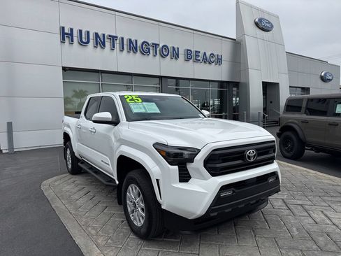 Used 2025 Toyota Tacoma SR5 RWD image 1