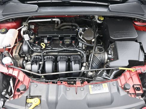 Used 2014 Ford Focus SE w/ Equipment Group 201A FWD image 29