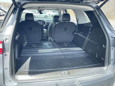 Certified 2019 Chevrolet Traverse LT w/ LT Premium Package AWD/4WD image 27