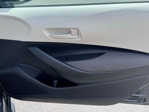 Used 2025 Toyota Corolla LE image 25