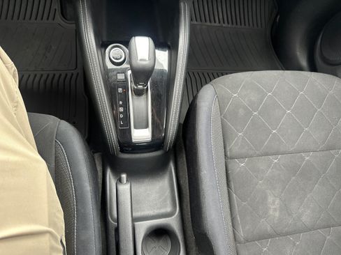 Used 2018 Nissan Kicks S FWD image 15