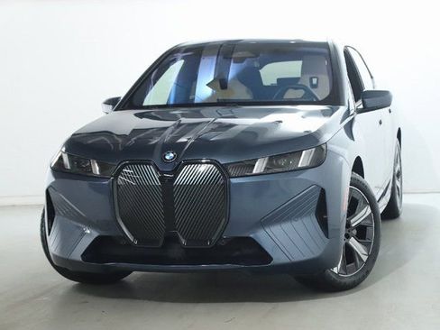 Used 2026 BMW iX xDrive45 w/ Premium Package image 3