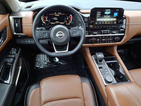 Used 2022 Nissan Pathfinder Platinum w/ Cargo Package image 11