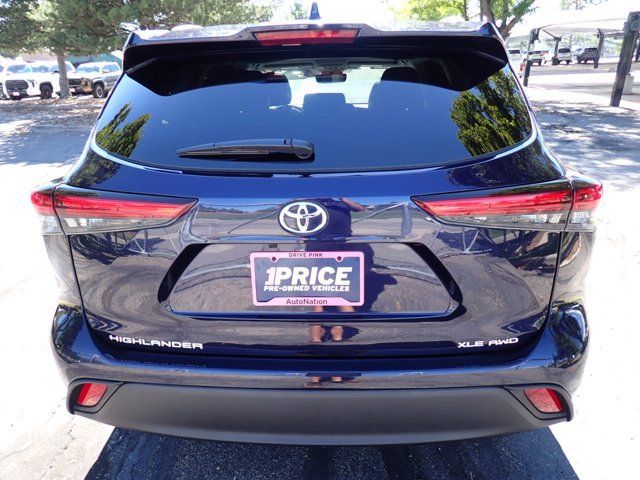 Used 2023 Toyota Highlander XLE AWD/4WD image 3