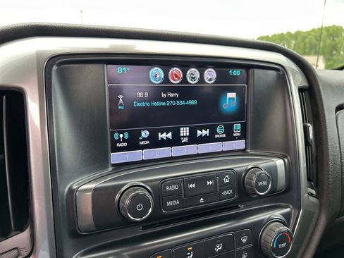 Used 2018 Chevrolet Silverado 1500 LT w/ LT Convenience Package AWD/4WD image 18