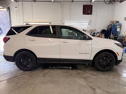 Used 2024 Chevrolet Equinox LS w/ LS Convenience Package AWD/4WD image 3