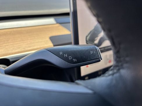 Used 2021 Tesla Model Y Long Range AWD/4WD image 28