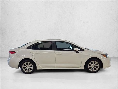 Used 2025 Toyota Corolla LE FWD image 4