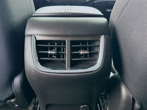 Used 2019 Chevrolet Malibu LT image 16