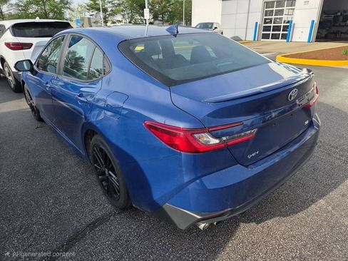 Used 2025 Toyota Camry SE image 6