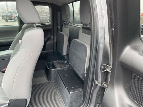 Used 2020 Toyota Tacoma SR w/ SX Package image 11