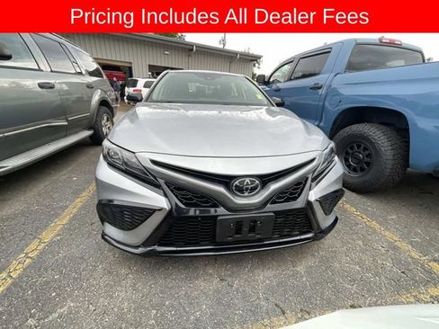 Used 2023 Toyota Camry SE FWD image 13