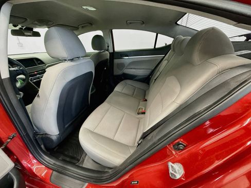 Used 2020 Hyundai Elantra SE FWD image 25