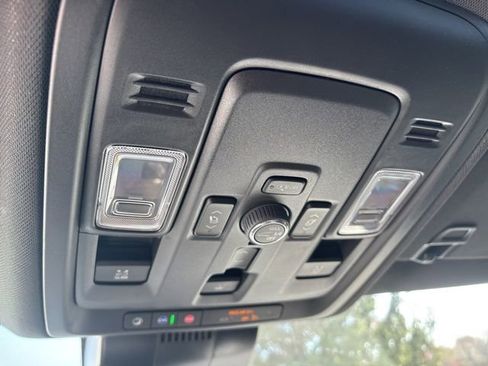 Used 2025 Chevrolet Tahoe High Country image 21