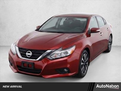Used 2017 Nissan Altima 2.5 SV w/ Convenience Package