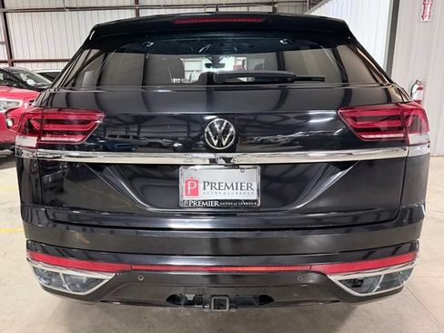 Used 2021 Volkswagen Atlas Cross Sport SEL R-Line w/ Luggage Net & Mats Package FWD image 4