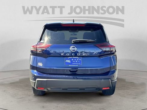 Used 2025 Nissan Rogue SV FWD image 4