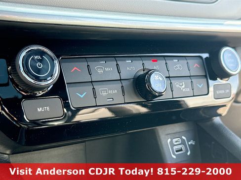 New 2026 Jeep Compass Limited w/ Sun, Sound & Navigation Group AWD/4WD image 11