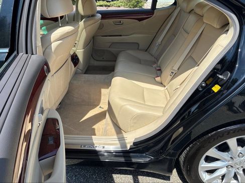 Used 2011 Lexus LS 460 L w/ Luxury Pkg AWD/4WD image 14
