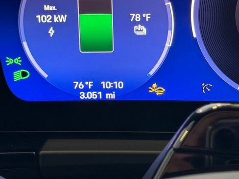 Certified 2026 Porsche Macan 4 Electric AWD/4WD image 22