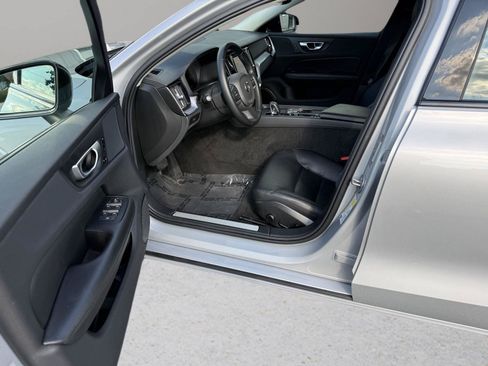 Used 2024 Volvo S60 B5 Core FWD image 2