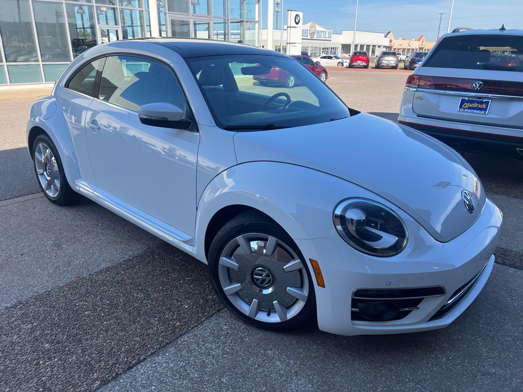 Used 2018 Volkswagen Beetle 2.0T SE FWD image 6