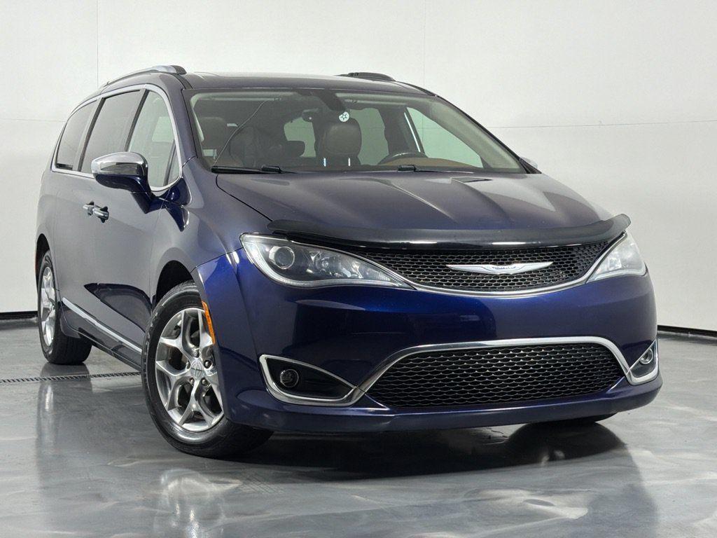 Used 2019 Chrysler Pacifica Limited FWD image 2