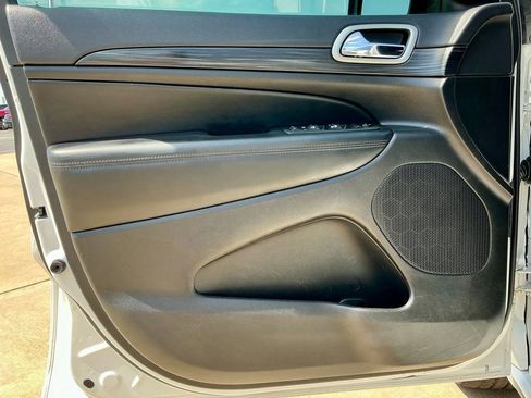 Used 2021 Jeep Grand Cherokee Laredo X image 42