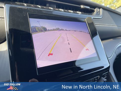 New 2025 Jeep Grand Cherokee Altitude image 9