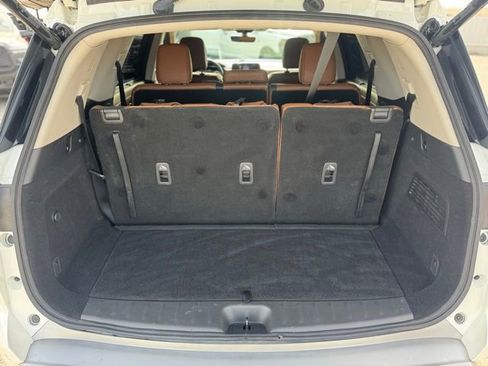 Used 2023 Nissan Pathfinder Platinum w/ Cargo Package image 8